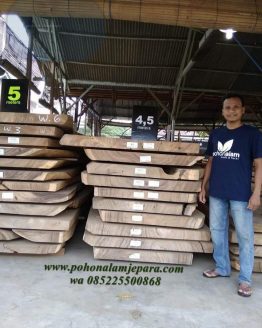lembaran kayu utuh besar