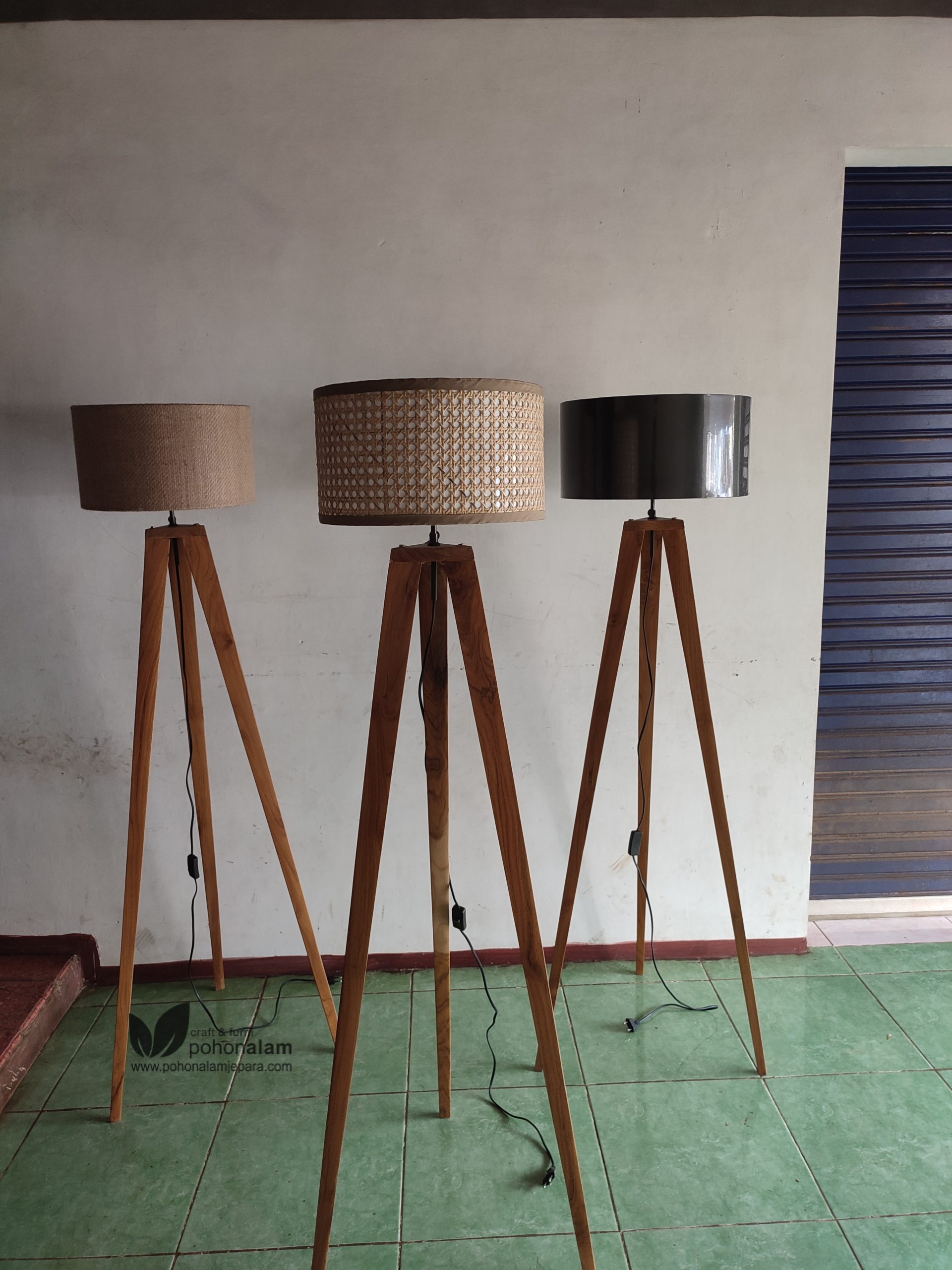 Standing lamp lampu lantai kap lampu rotan